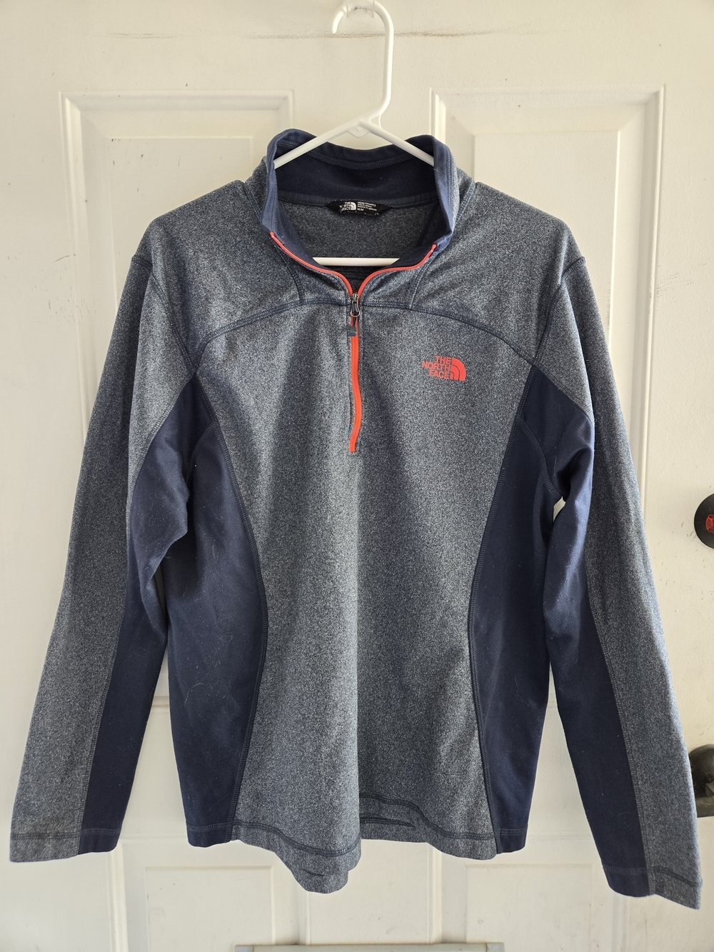 Mens North Face Heather Gray & Navy Quarter-Zip Pullover with Coral Trim Size M